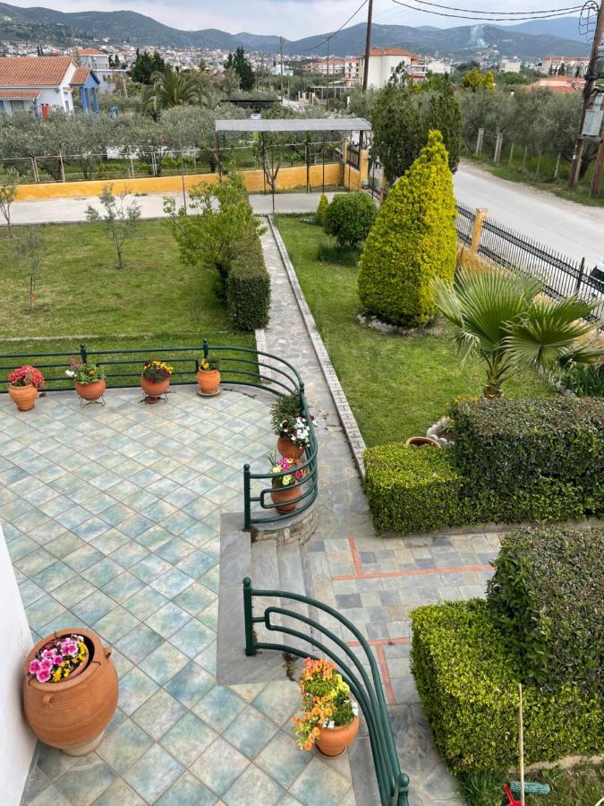Seaside Apartment With Private Garden Néa Ankhíalos Exteriér fotografie
