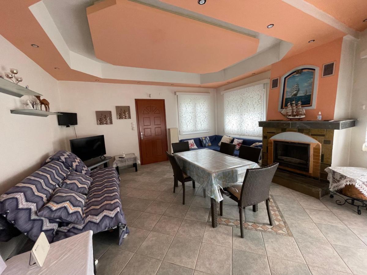Seaside Apartment With Private Garden Néa Ankhíalos Exteriér fotografie